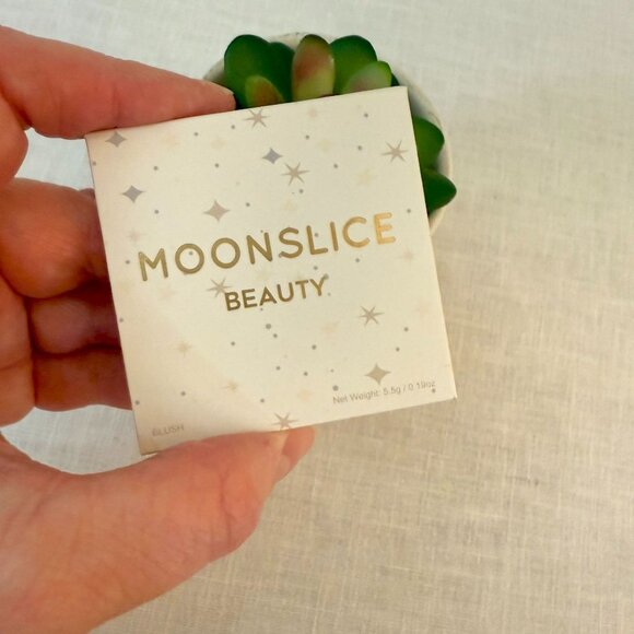 Moonslice Beauty Blush in Color Beautiful-Travel Size-Starry Compact Vegan - Picture 3 of 8